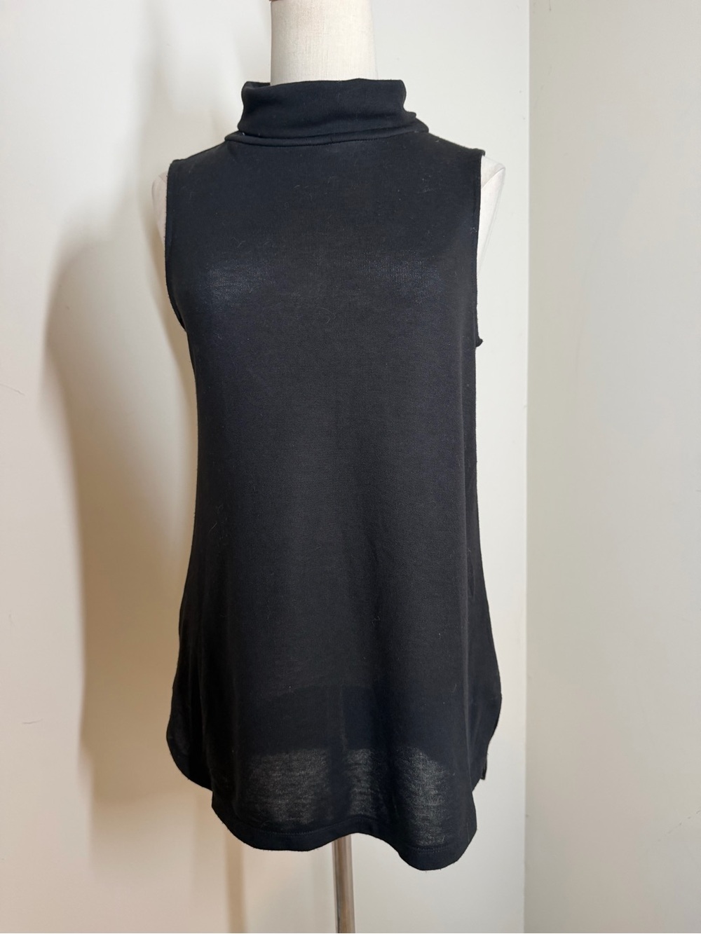Ann Taylor Loft Black Mock Turtleneck - SZ S- Lightweight Sleeveless Top